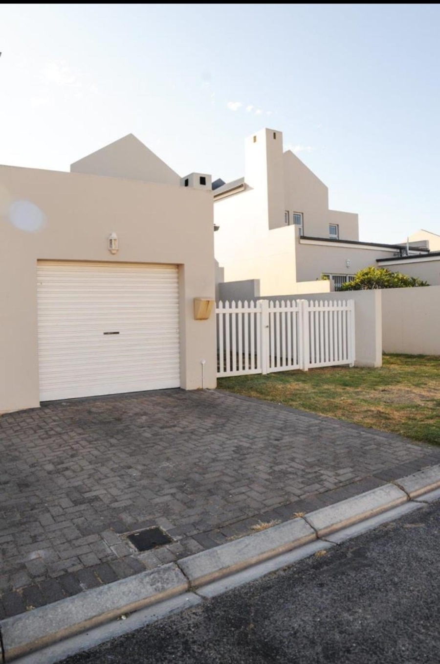 3 Bedroom Property for Sale in Villa Diamante Western Cape